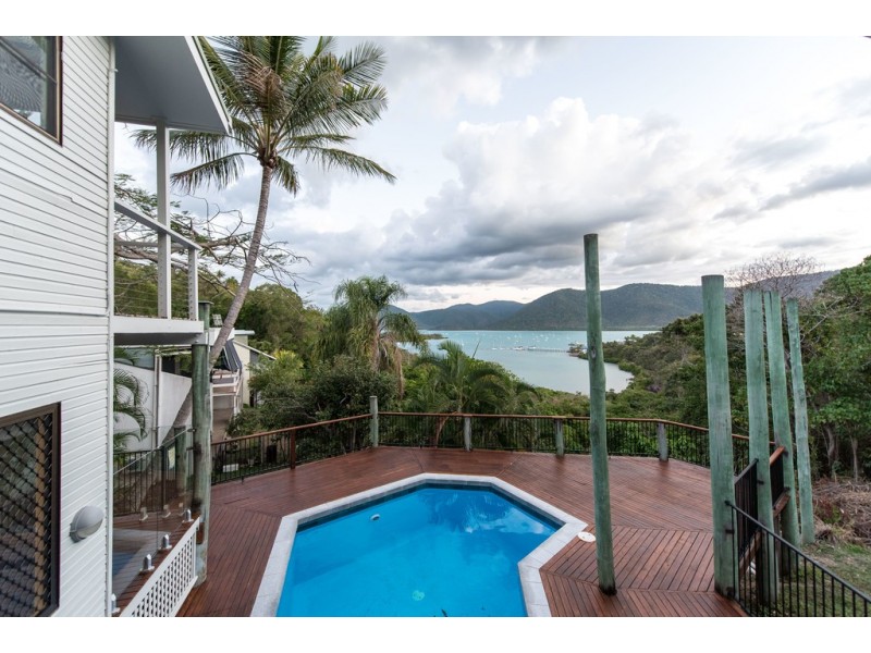 2 Harbour Avenue, Shute Harbour QLD 4802