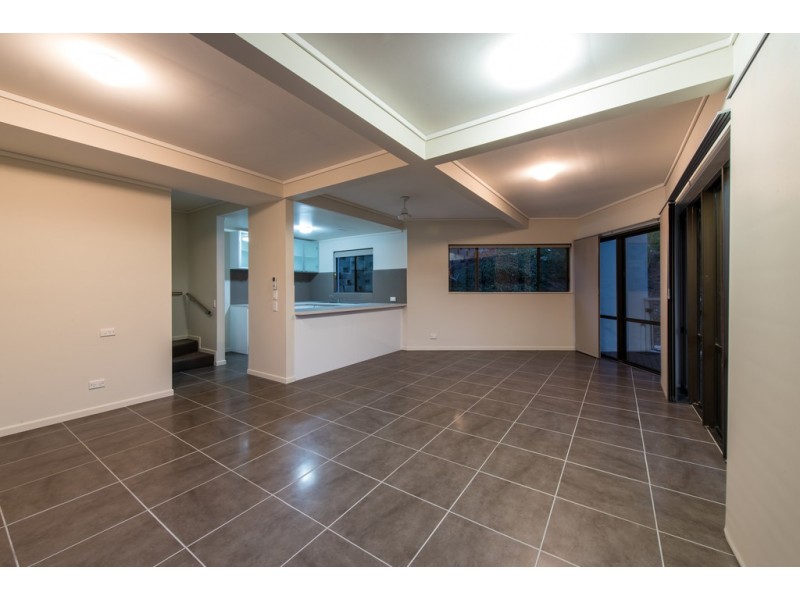 2 Harbour Avenue, Shute Harbour QLD 4802