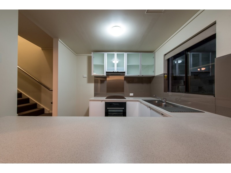 2 Harbour Avenue, Shute Harbour QLD 4802