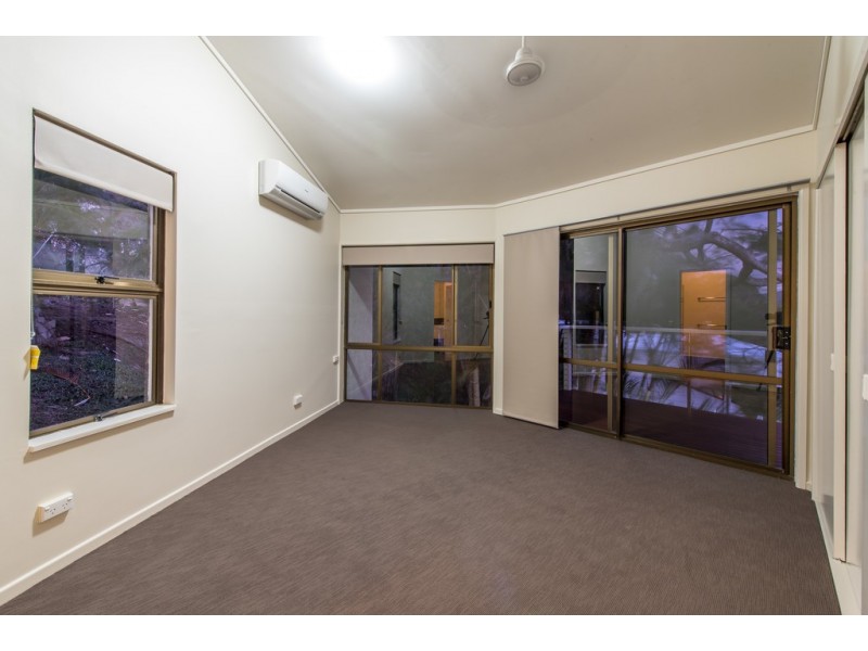 2 Harbour Avenue, Shute Harbour QLD 4802