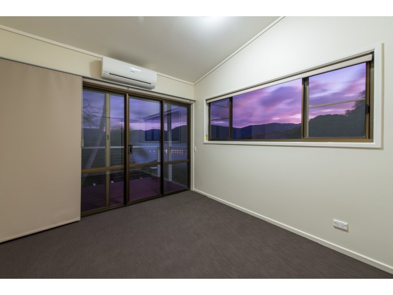 2 Harbour Avenue, Shute Harbour QLD 4802