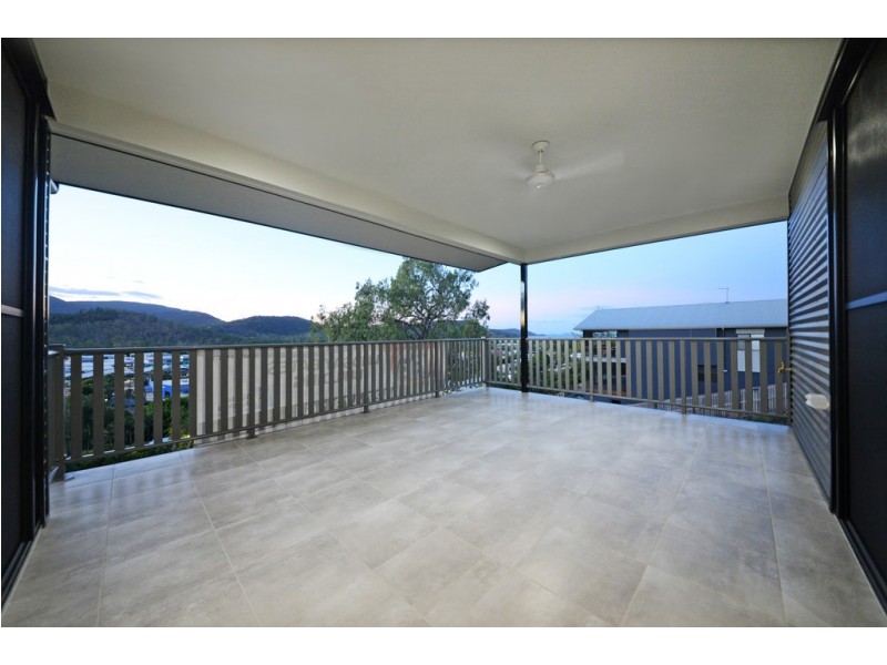24 Whitehaven Crescent, Cannonvale QLD 4802