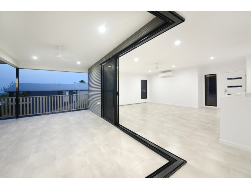 24 Whitehaven Crescent, Cannonvale QLD 4802
