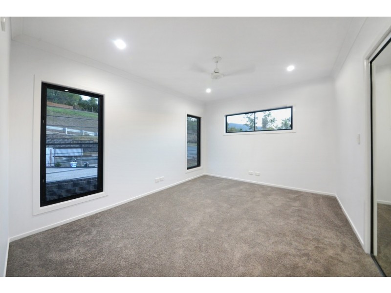 24 Whitehaven Crescent, Cannonvale QLD 4802