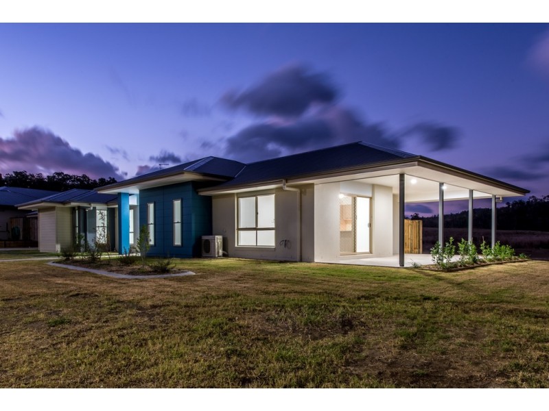 4 Spritsail Crescent, Cannonvale QLD 4802