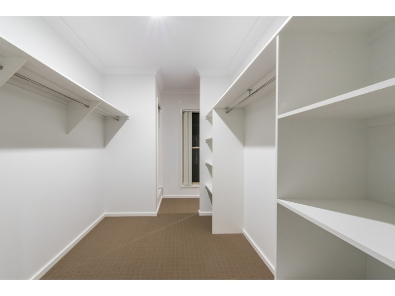 4 Spritsail Crescent, Cannonvale QLD 4802