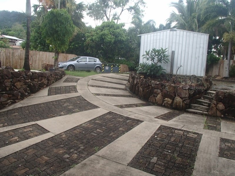 9a Woomerah Avenue, Cannonvale QLD 4802