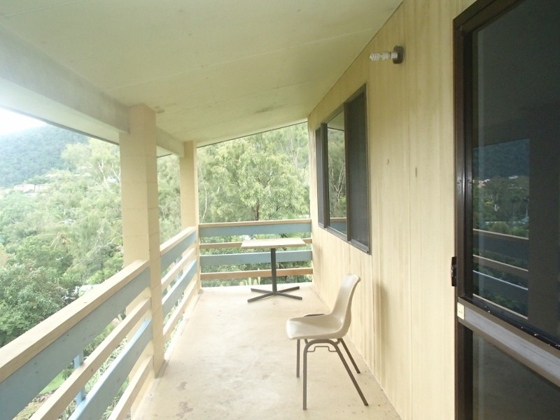 9a Woomerah Avenue, Cannonvale QLD 4802