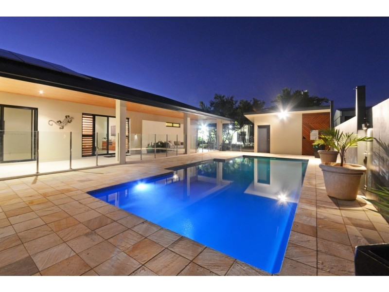 11 Henderson Street, Cannonvale QLD 4802