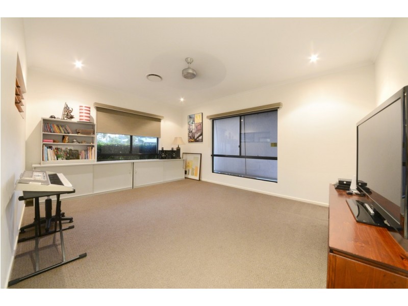 11 Henderson Street, Cannonvale QLD 4802