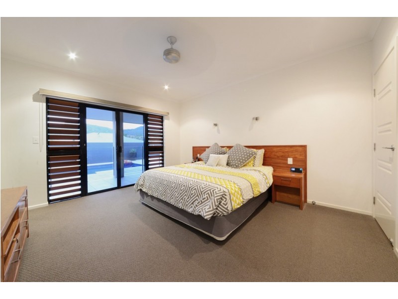 11 Henderson Street, Cannonvale QLD 4802