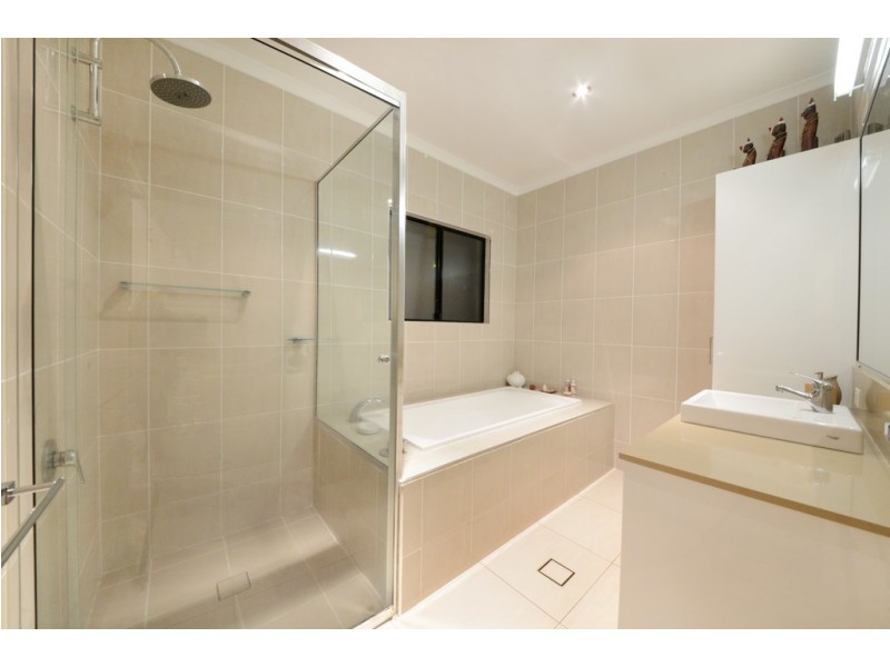 11 Henderson Street, Cannonvale QLD 4802