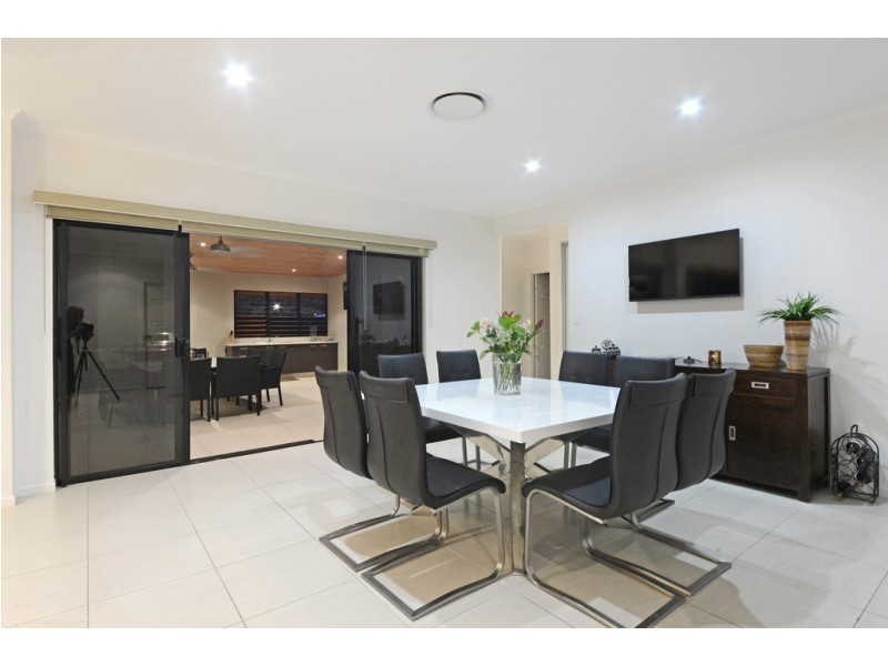 11 Henderson Street, Cannonvale QLD 4802