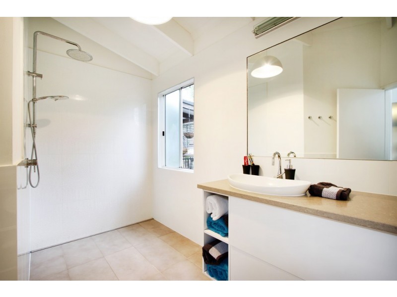 3 Alice Court, Cannonvale QLD 4802