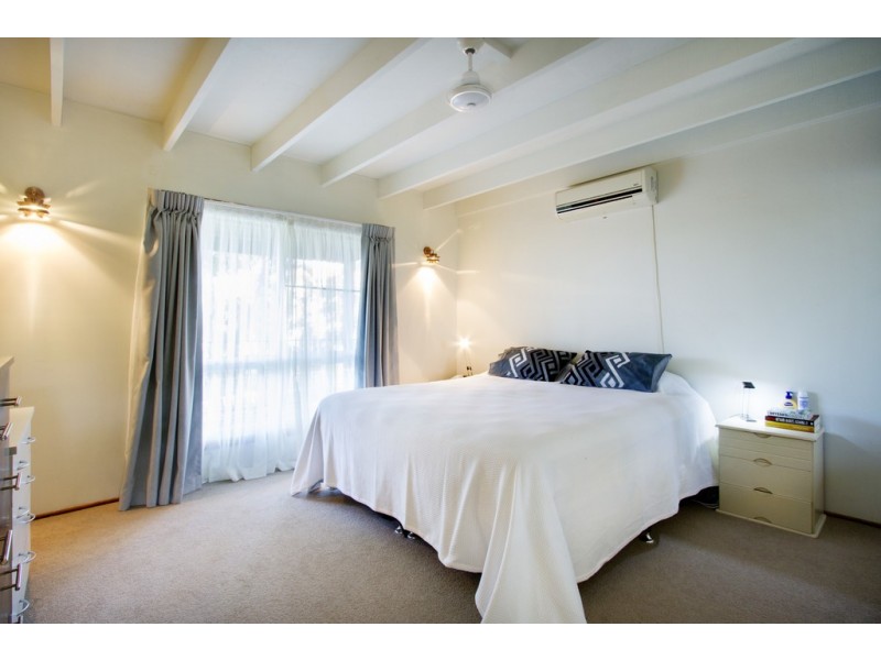 7 Alice Court, Cannonvale QLD 4802