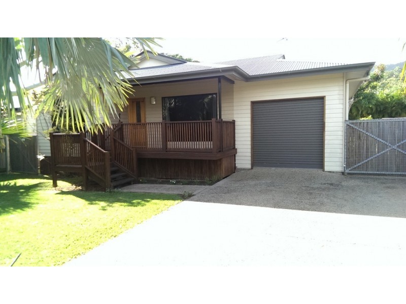 122 Shute Harbour Road, Cannonvale QLD 4802