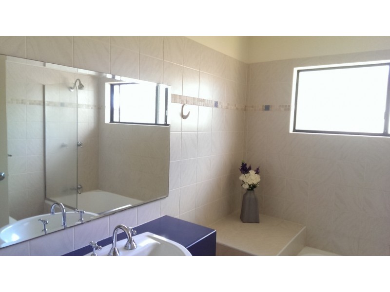 122 Shute Harbour Road, Cannonvale QLD 4802