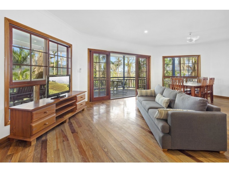 12 Panoramic Court, Cannonvale QLD 4802