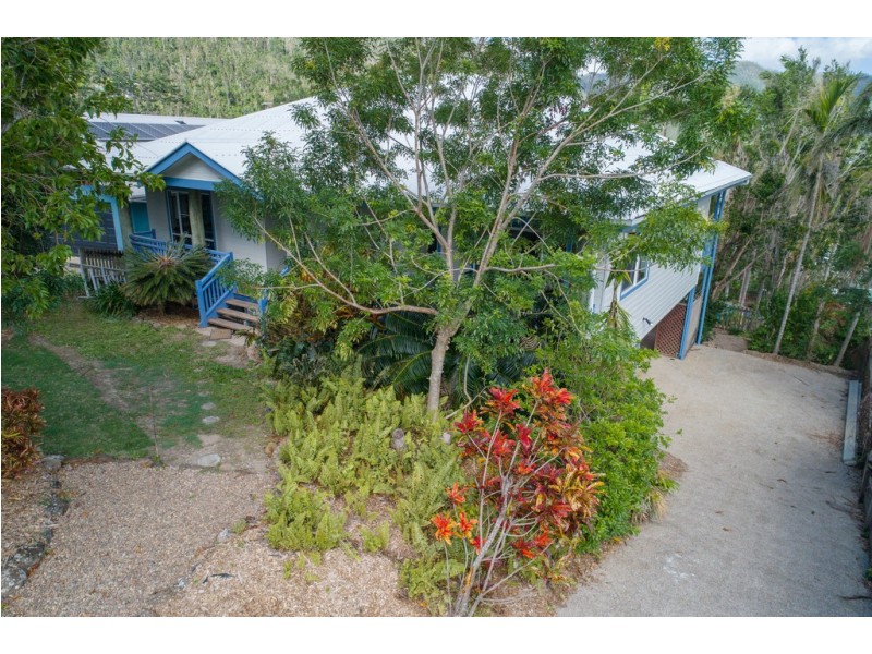 12 Panoramic Court, Cannonvale QLD 4802
