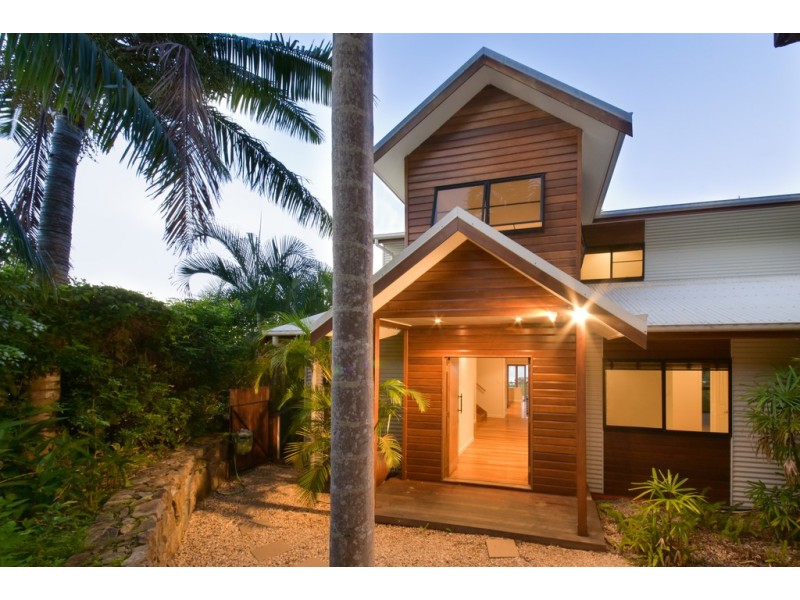 17 Woodwark Crescent, Cannonvale QLD 4802