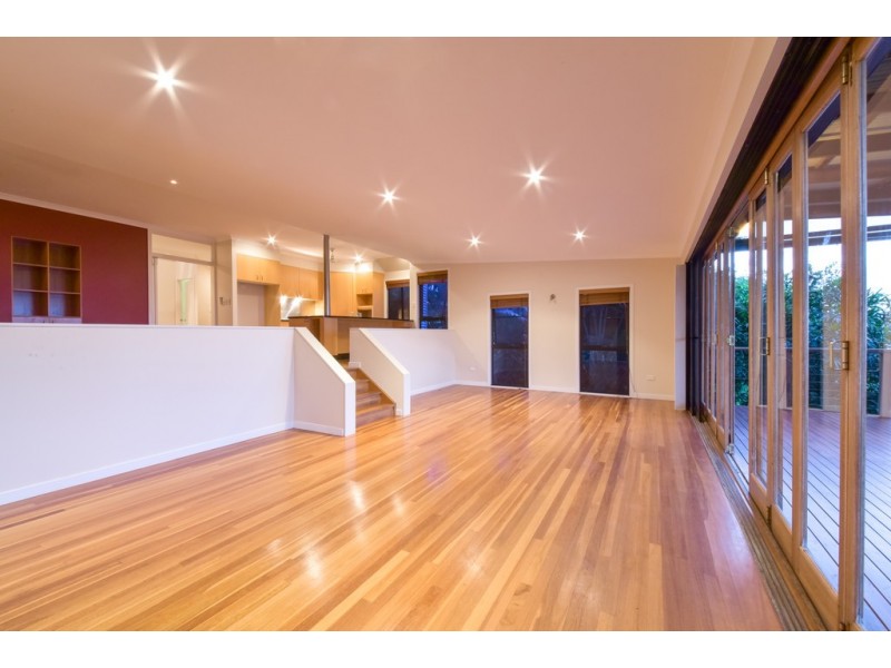 17 Woodwark Crescent, Cannonvale QLD 4802