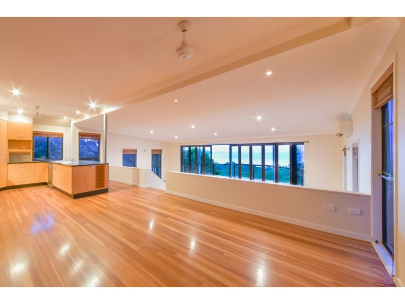 17 Woodwark Crescent, Cannonvale QLD 4802