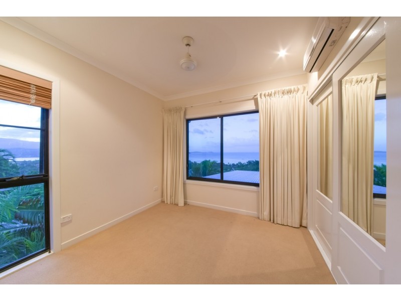 17 Woodwark Crescent, Cannonvale QLD 4802