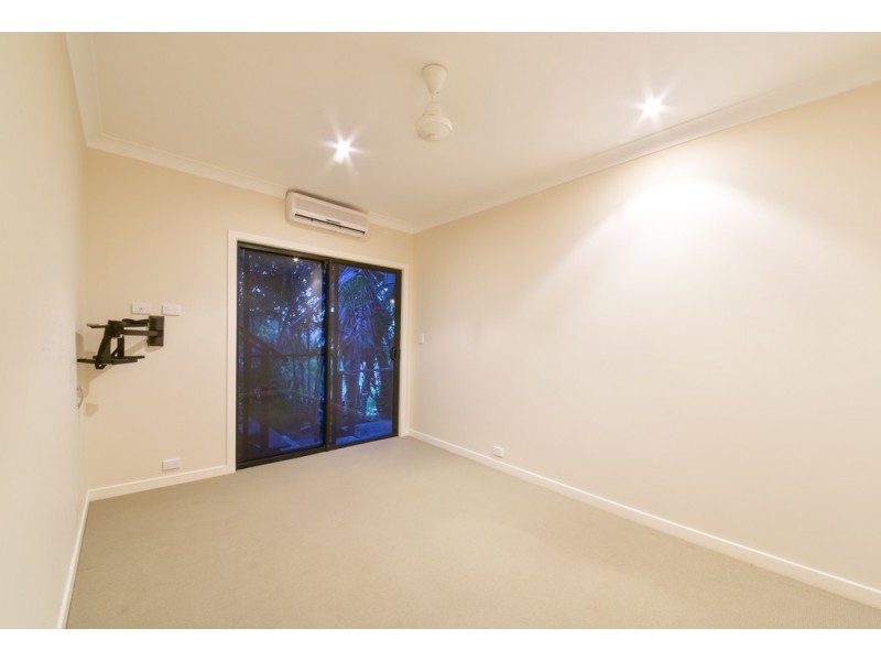17 Woodwark Crescent, Cannonvale QLD 4802