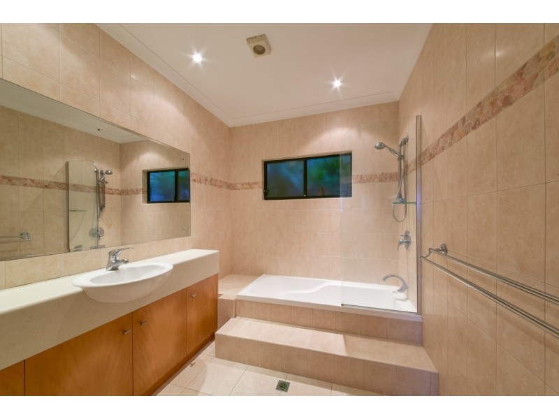 17 Woodwark Crescent, Cannonvale QLD 4802