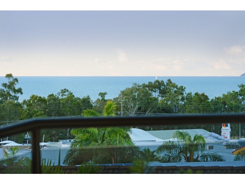 109/2 Eshelby Drive, Cannonvale QLD 4802