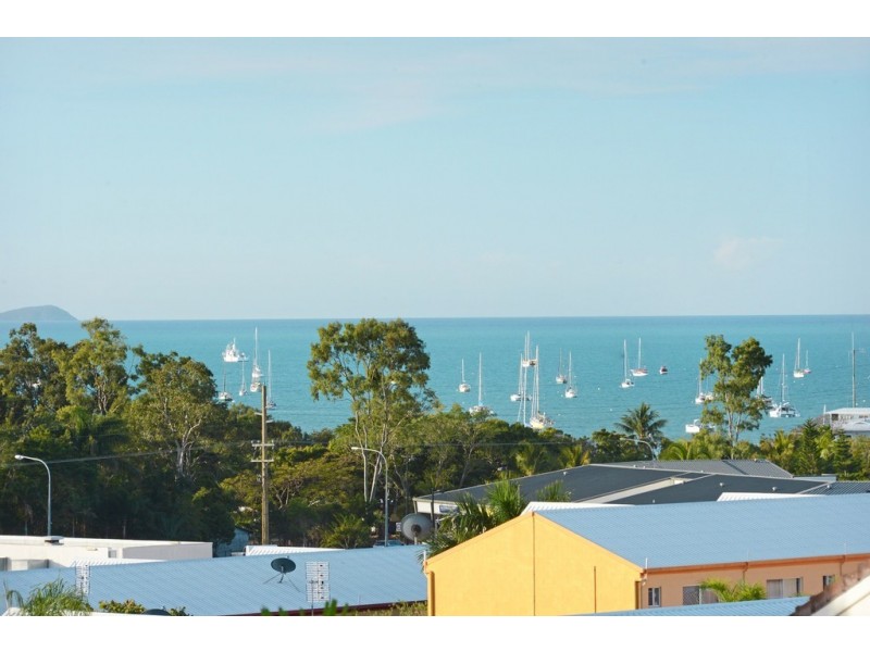 109/2 Eshelby Drive, Cannonvale QLD 4802