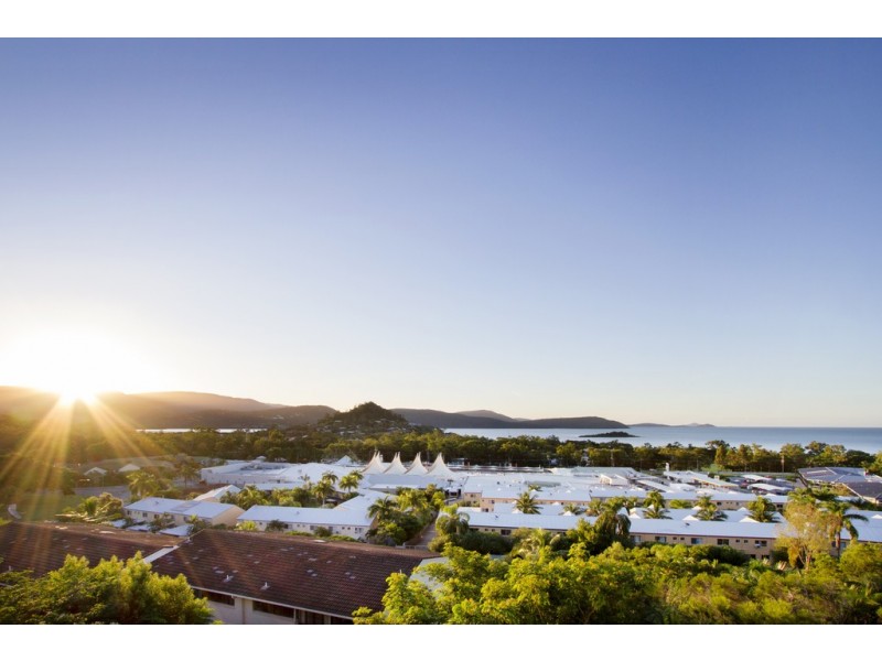141/4 Eshelby Drive, Cannonvale QLD 4802