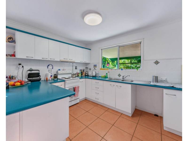 17 Manooka Drive, Cannonvale QLD 4802