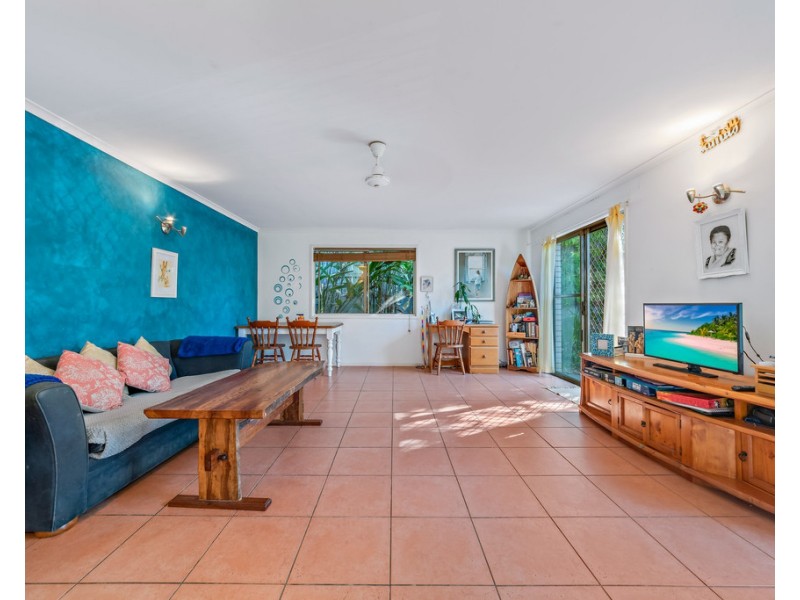 17 Manooka Drive, Cannonvale QLD 4802