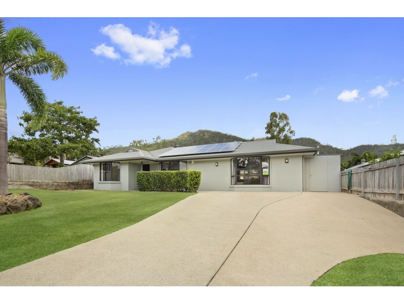 9 Links Drive, Cannonvale QLD 4802