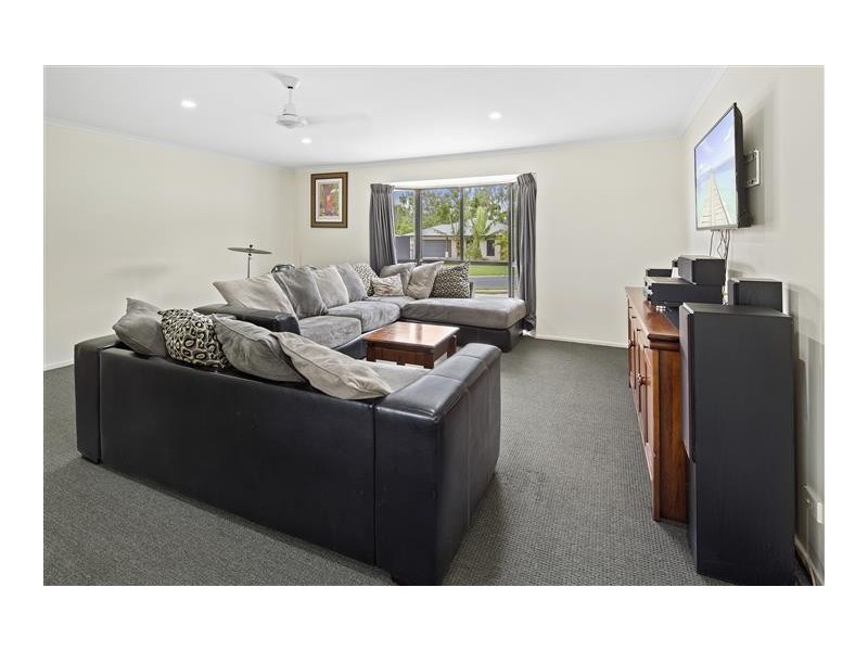 9 Links Drive, Cannonvale QLD 4802