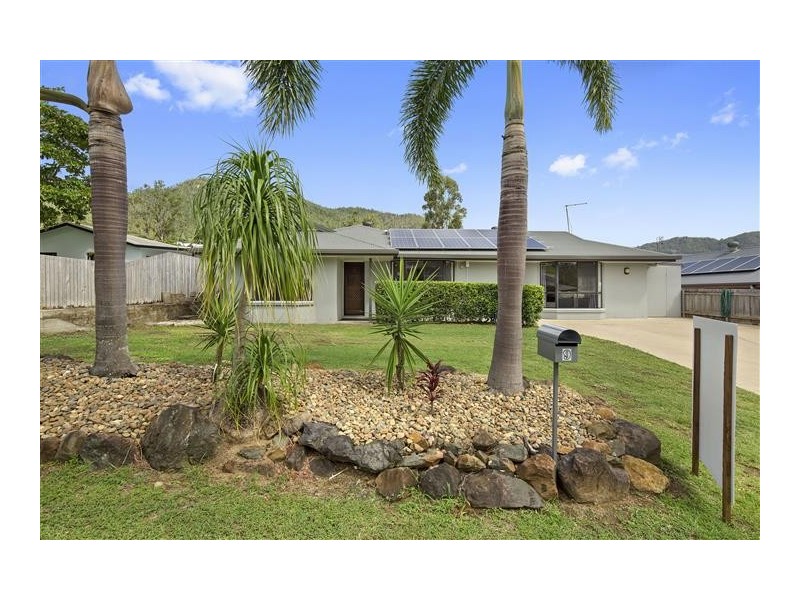 9 Links Drive, Cannonvale QLD 4802