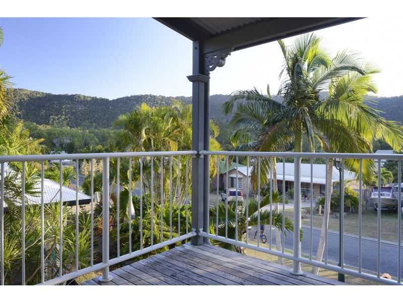 33 Sandpiper Crescent, Jubilee Pocket QLD 4802