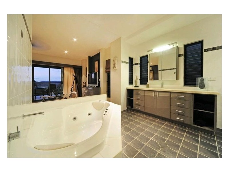 12 Bellview Close, Cannon Valley QLD 4800