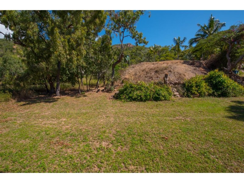 5 Rattray Avenue, Hideaway Bay QLD 4800