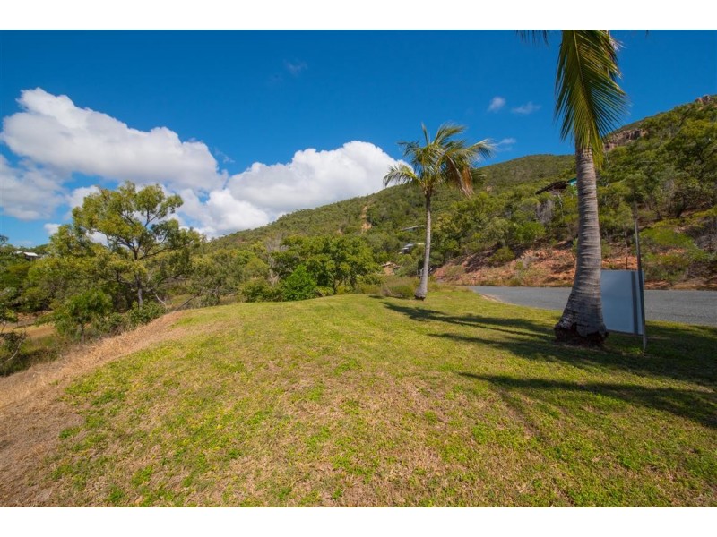 5 Rattray Avenue, Hideaway Bay QLD 4800