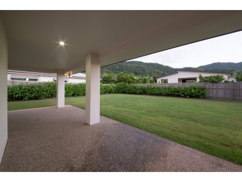 4 Flinders Court, Cannonvale QLD 4802