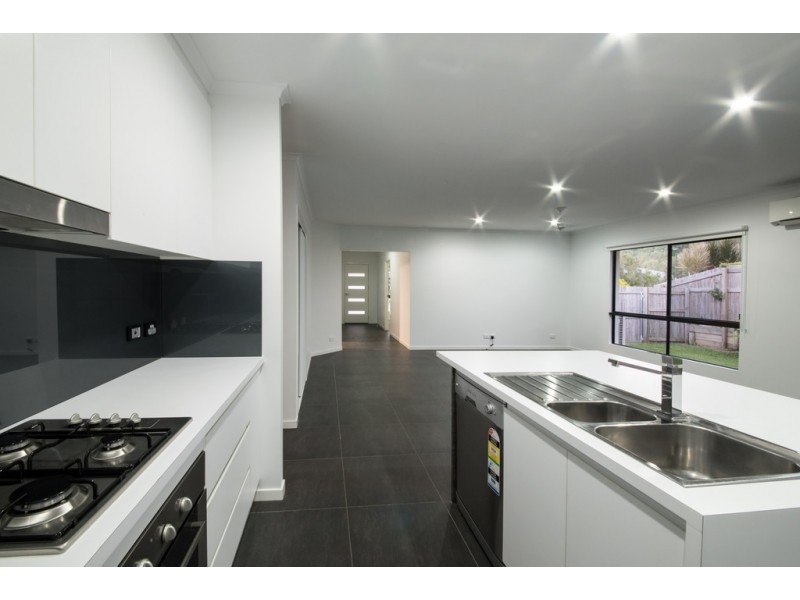 4 Flinders Court, Cannonvale QLD 4802