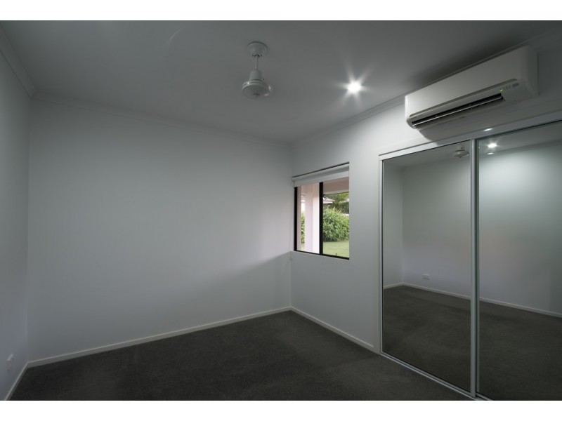 4 Flinders Court, Cannonvale QLD 4802