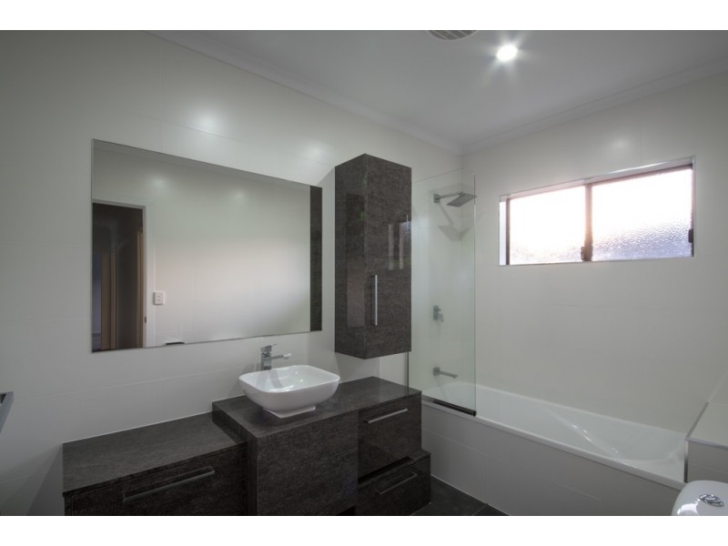 4 Flinders Court, Cannonvale QLD 4802