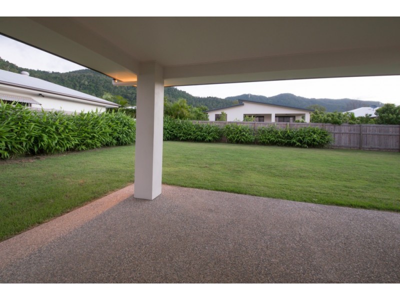 4 Flinders Court, Cannonvale QLD 4802