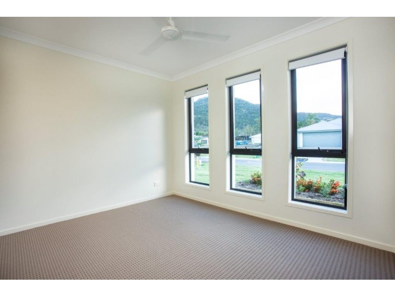 15 Olivia Street, Cannonvale QLD 4802