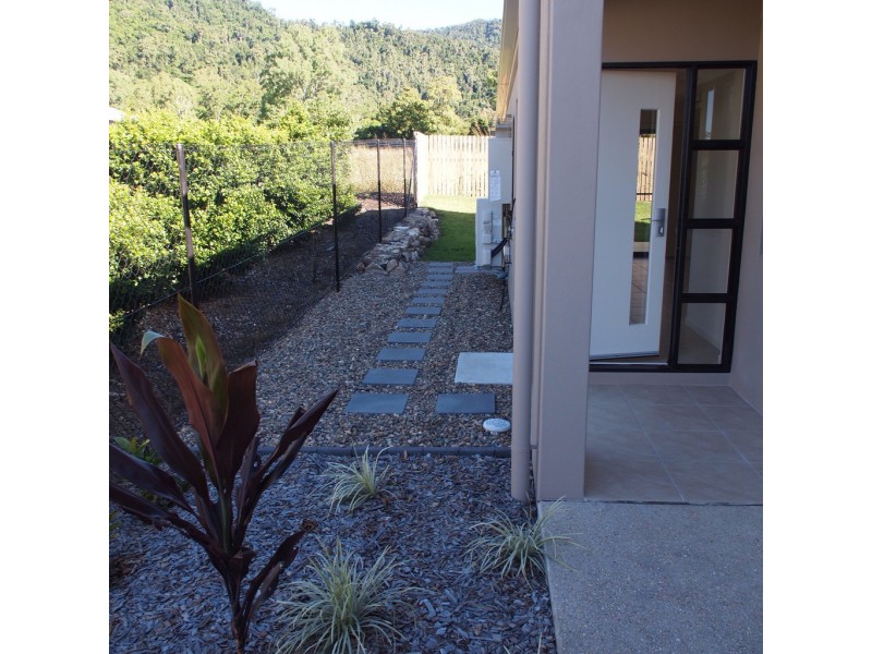 1/47 Endeavour Circuit, Cannonvale QLD 4802