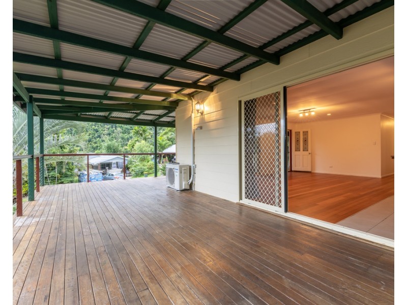 11 Macona Crescent, Cannonvale QLD 4802