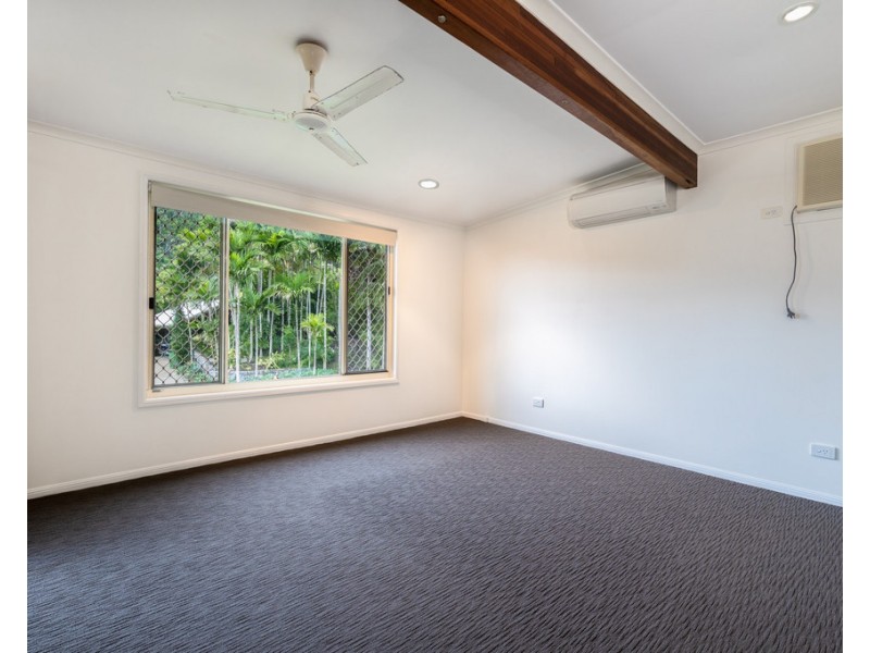 11 Macona Crescent, Cannonvale QLD 4802